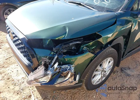 2024 Toyota Corolla Cross Le z USA, uszkodzony, nr VIN 7MUBAABG5RV099050